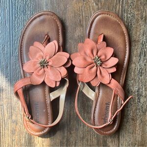 White Mt Women’s Leather Orange Flower Sandals Size 7M